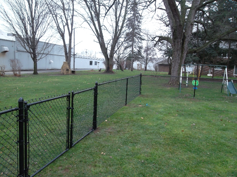 Residential Vinyl Chain Link Fencing0