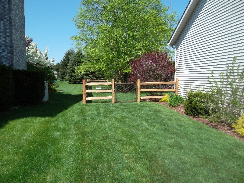 Residential Vinyl Chain Link Fencing1