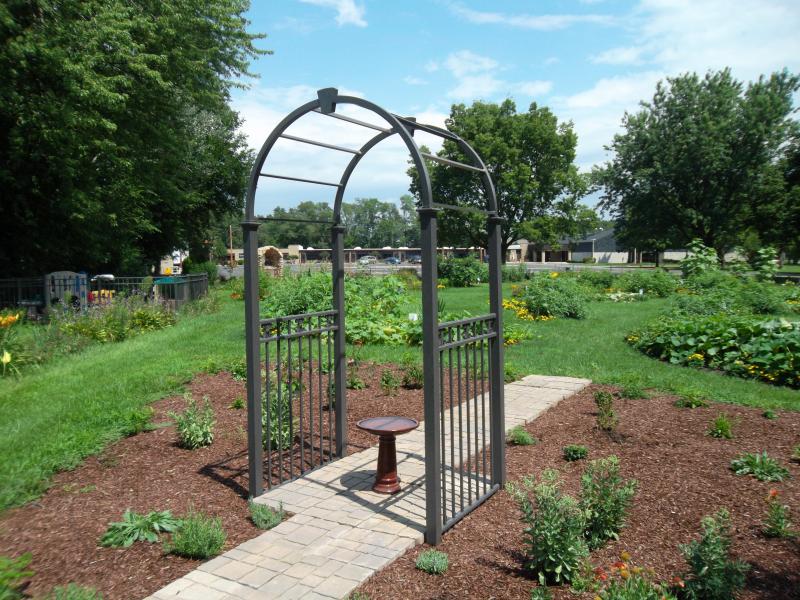 Residential Aluminum Fencing17