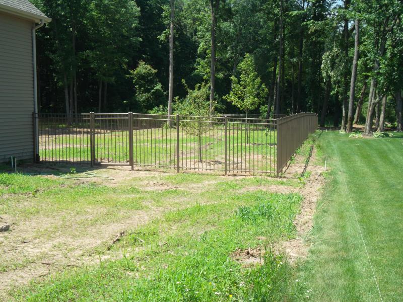 Residential Aluminum Fencing18