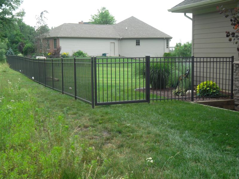 Residential Aluminum Fencing19
