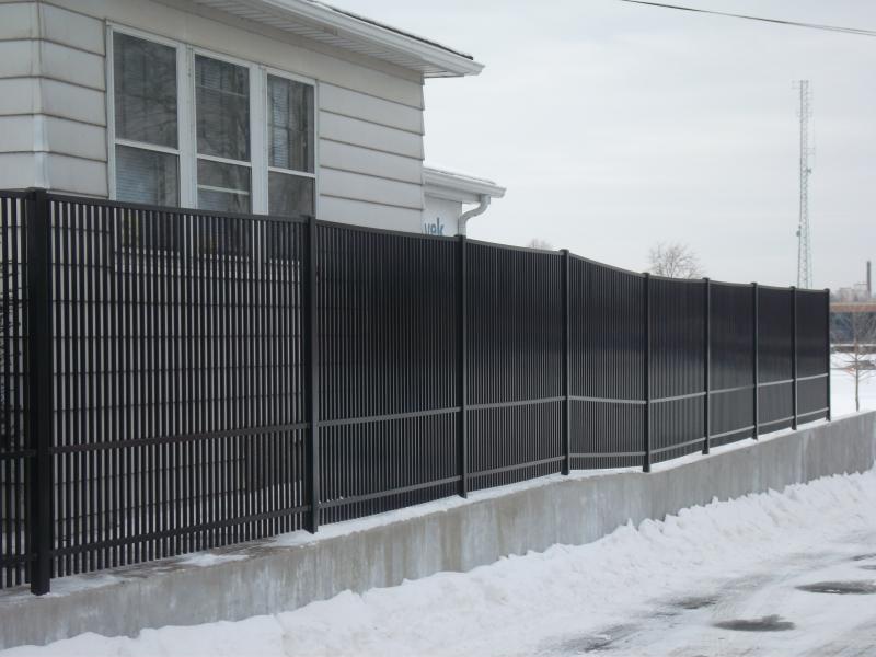 Residential Aluminum Fencing27