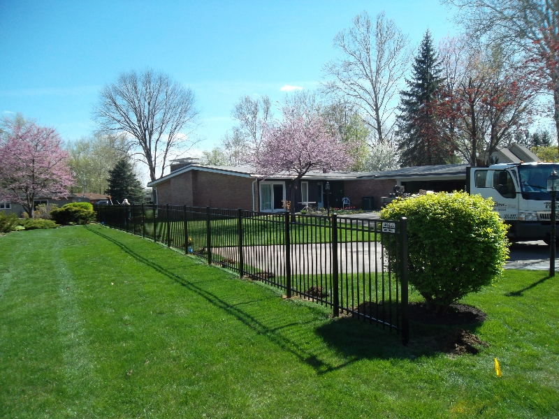 Residential Aluminum Fencing12