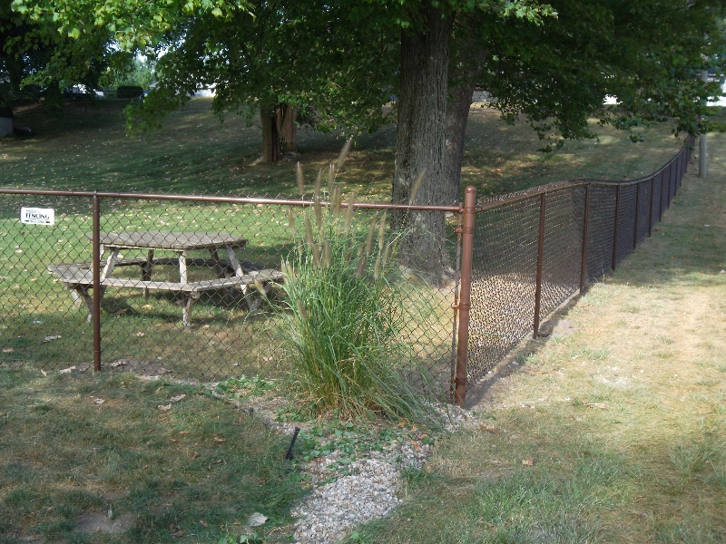 Residential Vinyl Chain Link Fencing19