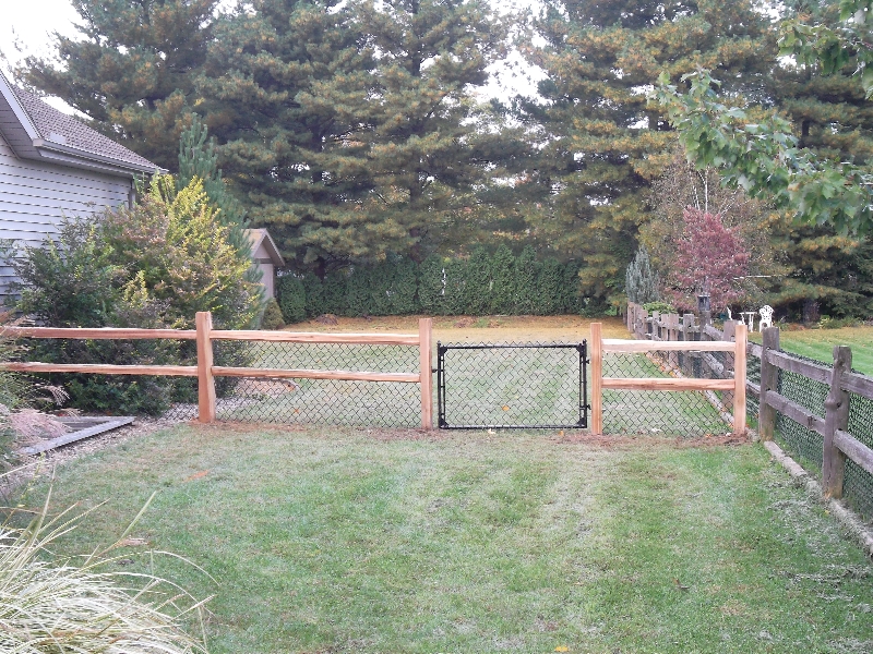 Residential Vinyl Chain Link Fencing22