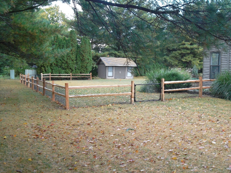 Residential Vinyl Chain Link Fencing23