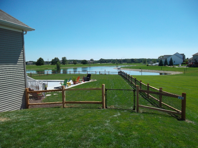 Residential Vinyl Chain Link Fencing21