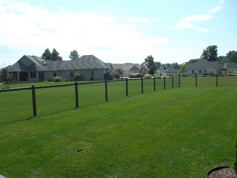 Residential Vinyl Chain Link Fencing28
