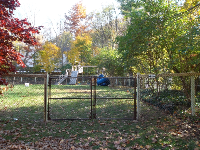 Residential Vinyl Chain Link Fencing30