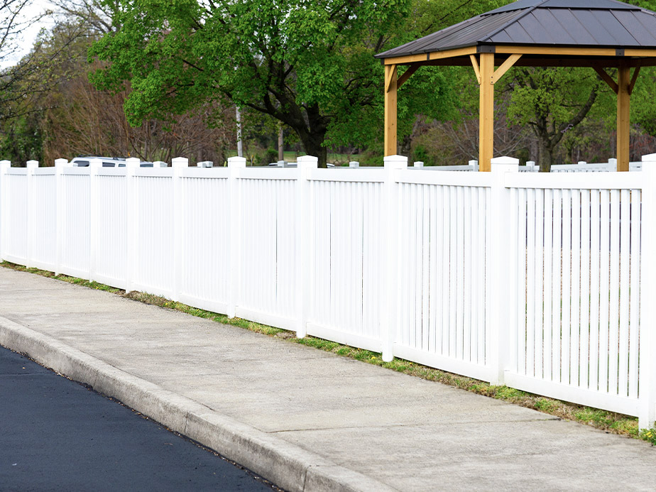 Commercial Vinyl Fence Company In Elkhart Indiana