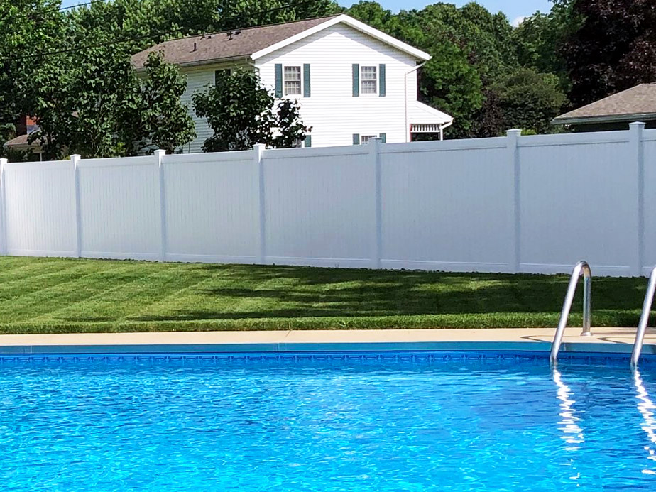 Residential Vinyl Fence Company In Elkhart Indiana